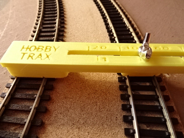 Adjustable track spacer alignment tool N and H0/00 gauge