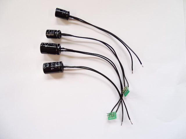 DC (analog) stay-alive capacitors