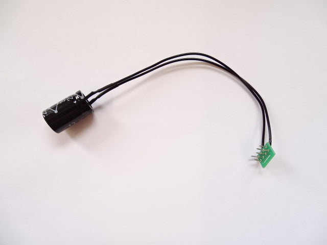 DC (analog) stay-alive capacitors