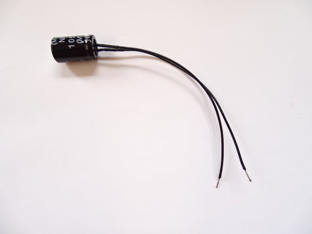 DC (analog) stay-alive capacitors